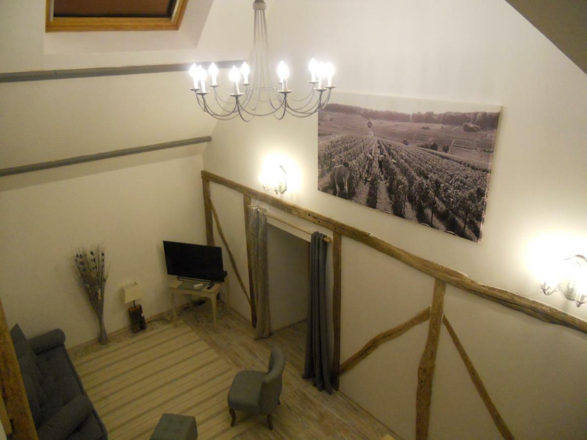 Gite La Nuit Etoilee Chez Champagne Mathelin Mareuil-le-Port Экстерьер фото